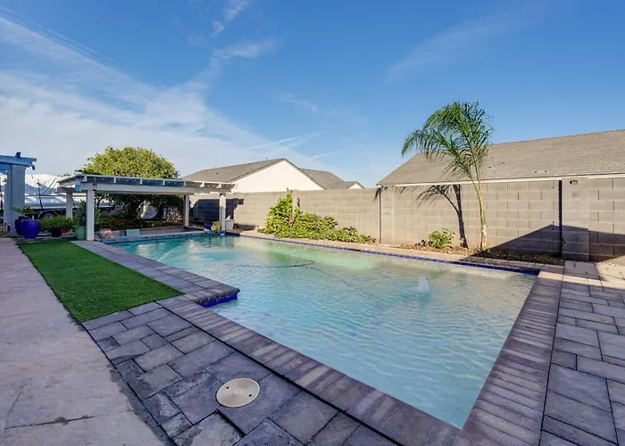 Private Pool & Hot Tub! Relaxing *