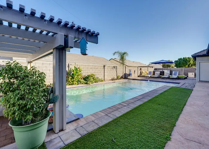 Private Pool & Hot Tub! Relaxing *